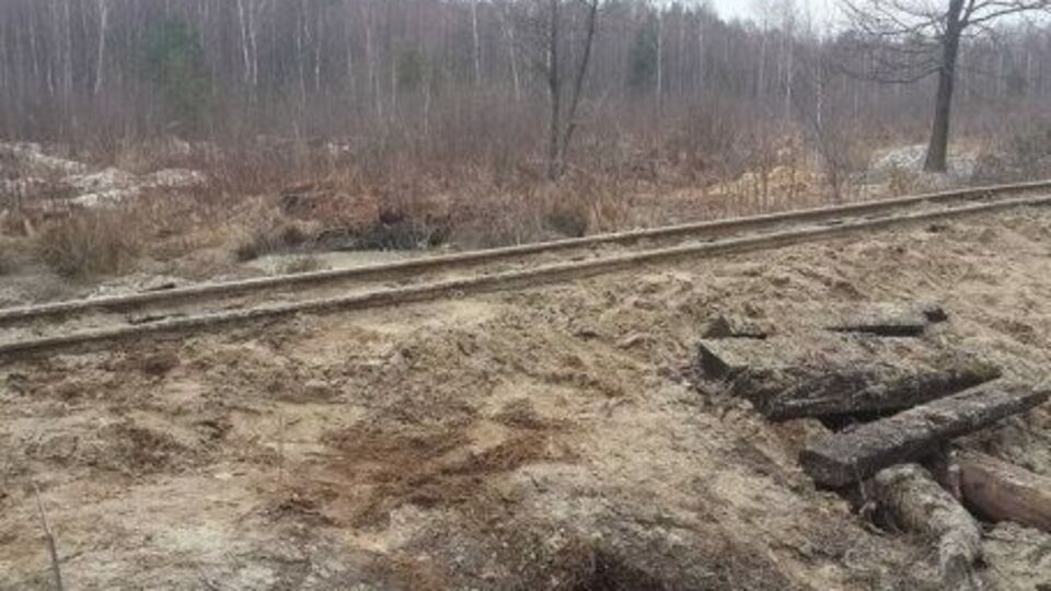 300 м земляного полотна колії промиті водяними насосами через кожні 15–20 метрів, зазначили в "Укрзалізниці"