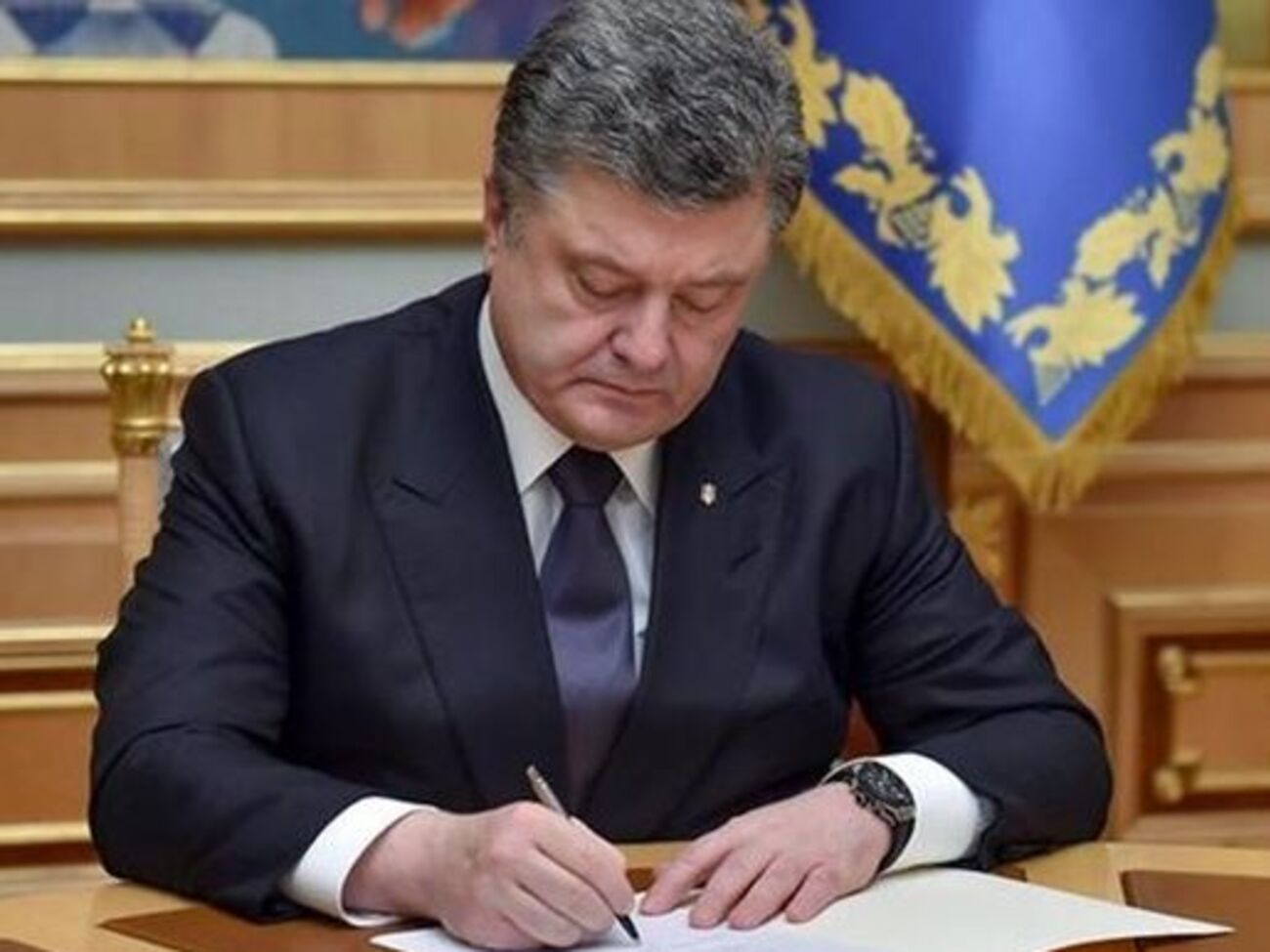 Порошенко уже подписал соответствующий указ