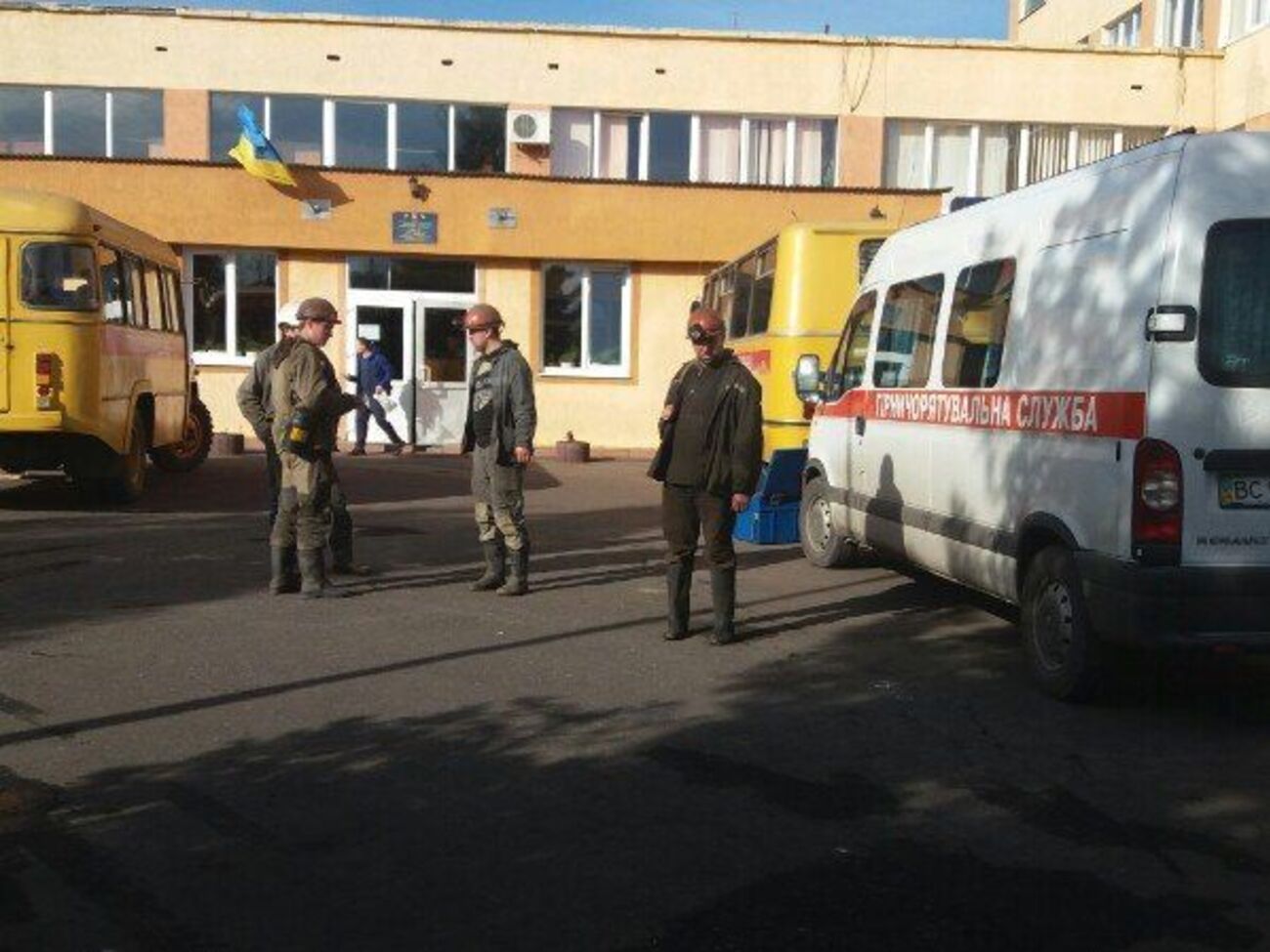 Сегодня на шахте № 10 "Степная" произошел взрыв, всех горняков уже подняли на поверхность