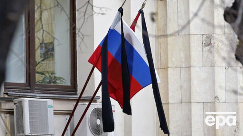 У 2015 році міноборони РФ хотіло придбати 60 тис. прапорів, але тоді закупівля не відбулася