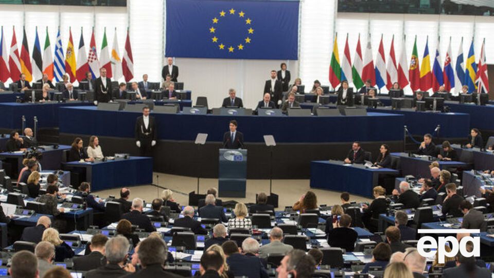 Европарламент призвал приостановить безвиз со США