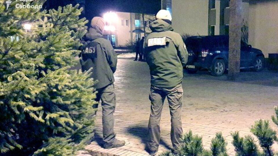 Співробітники НАБУ у лікарні в Феофанії