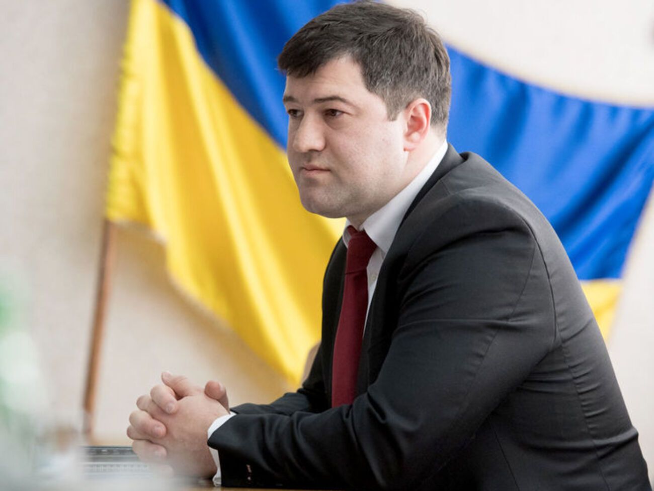 Близько опівночі Насірова перевезли до реанімації