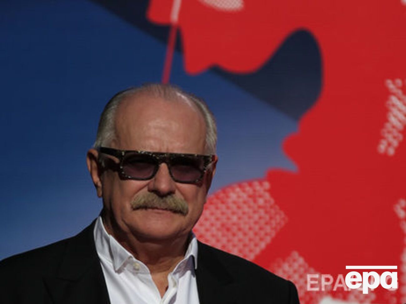 Вікна у студії Михалкова розбивають утретє за останні два роки