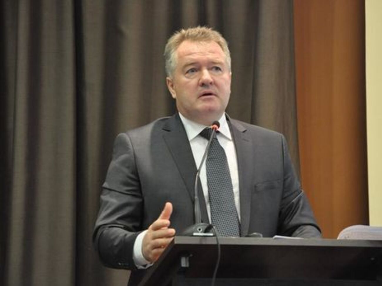 В прокуратуре заявили, что во время конфликта с группой активистов Бенедисюк совершил один предупредительный выстрел из имеющегося у него оружия