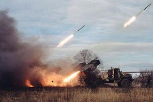 За інформацією волонтерів, через адміністративний кордон з Росії сьогодні, 20 березня, заїхало понад 15 вантажівок із боєприпасами