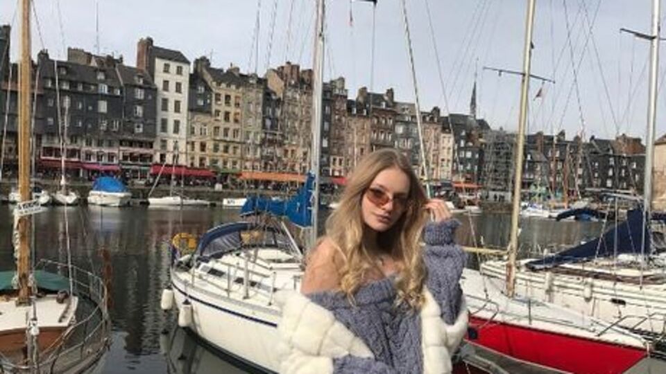 Дочка Пєскова розповіла, що її дідуся, який завершив 45-річну службу в МЗС і пішов на пенсію, у поліклініці з відділу для "послів" перевели до відділу для тих, "котрі доживають"