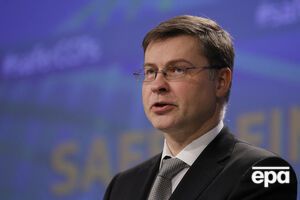 Еврокомиссар Домбровскис призвал Украину вернуться к вопросу отмены моратория на экспорт необработанной древесины