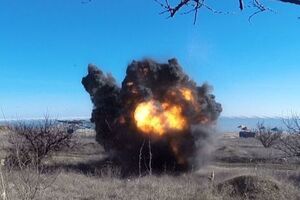 Больше всего обстрелов позиций Вооруженных сил Украины с использованием тяжелого вооружения зафиксировано на мариупольском направлении, отметили в штабе АТО