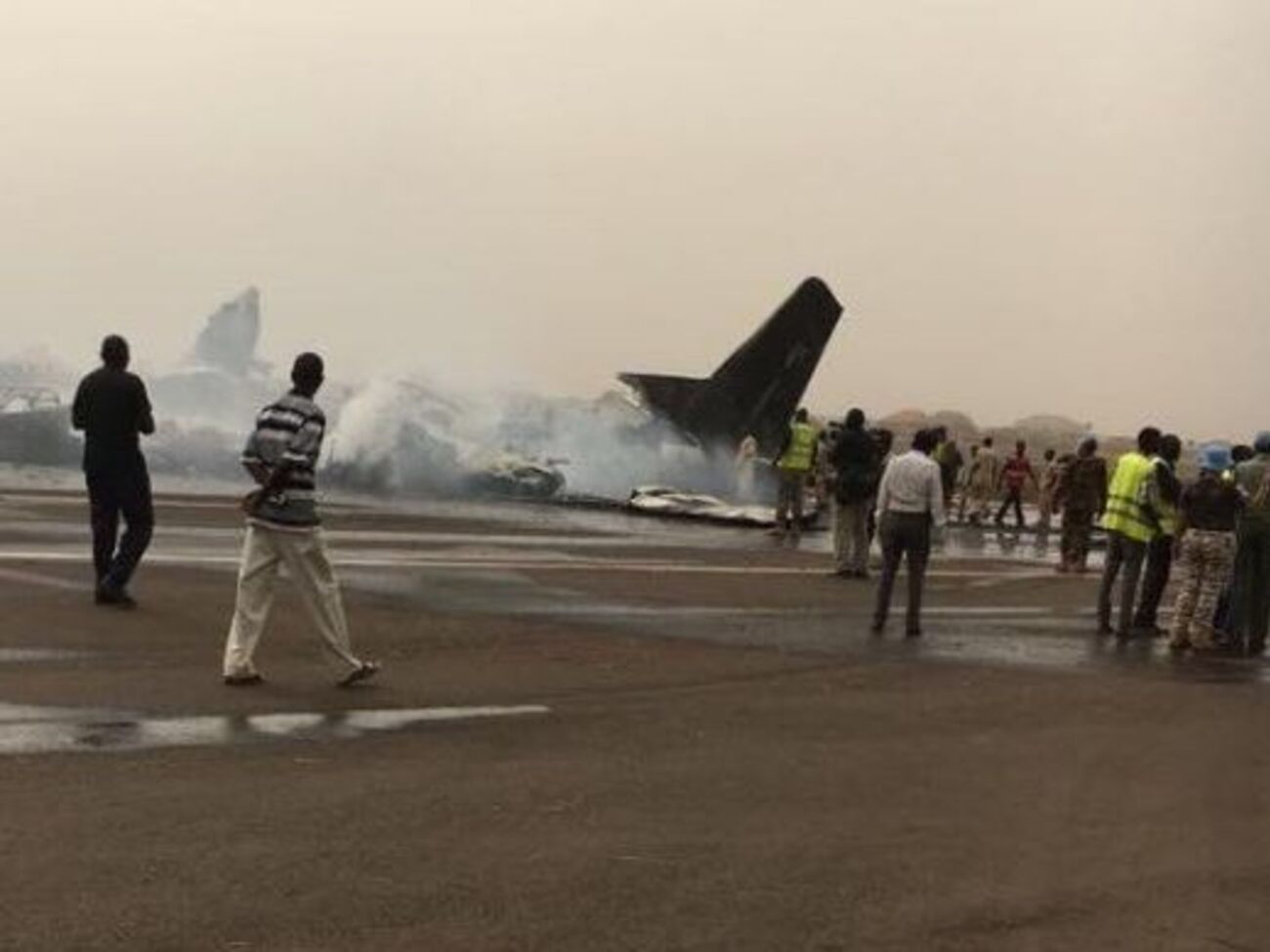 Після невдалої посадки Ан-26 загорівся