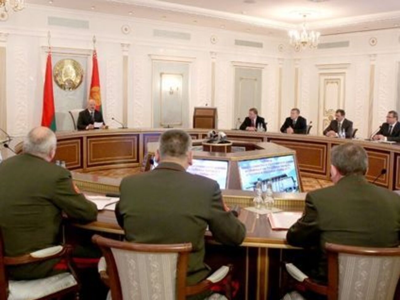 Лукашенко заявив, що навчання матимуть "виключно оборонний характер"