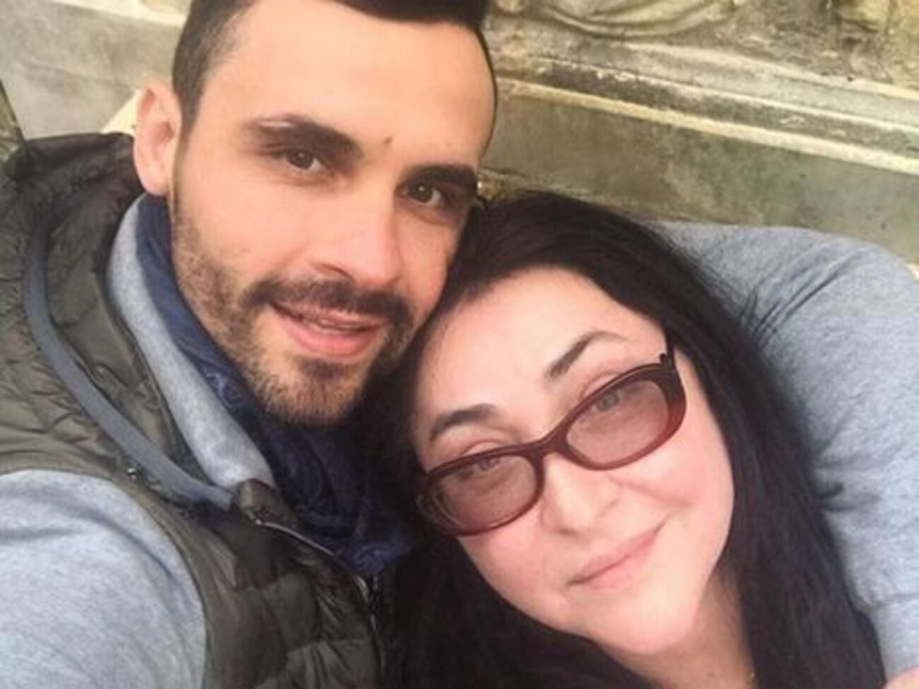 Лоліта: Вітаю нас із семиріччям спільного життя! Дімо, я не цукор. І ти теж іноді не мед. Але, можливо, тому нам добре?