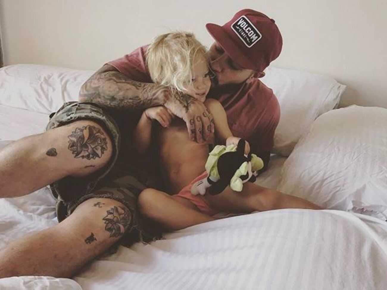 Тимати:&nbsp;Уже целых три года! Мы с мамой тебя любим и желаем, чтобы ты не росла так стремительно быстро. Мы за тобой не успеваем