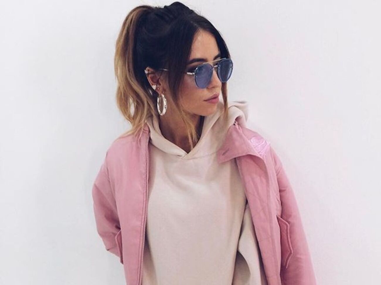 Дорофеева показала полуобнаженную грудь