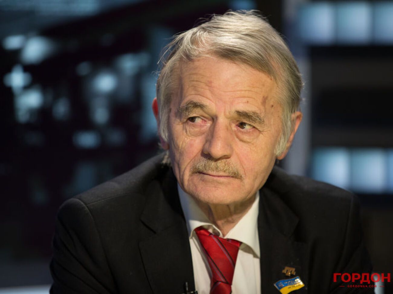 Джемилев: Ну, я "шлангом" прикидываюсь, говорю: "Где будем встречаться &ndash; в Херсоне или в Киеве? Пусть приезжает, поговорим"