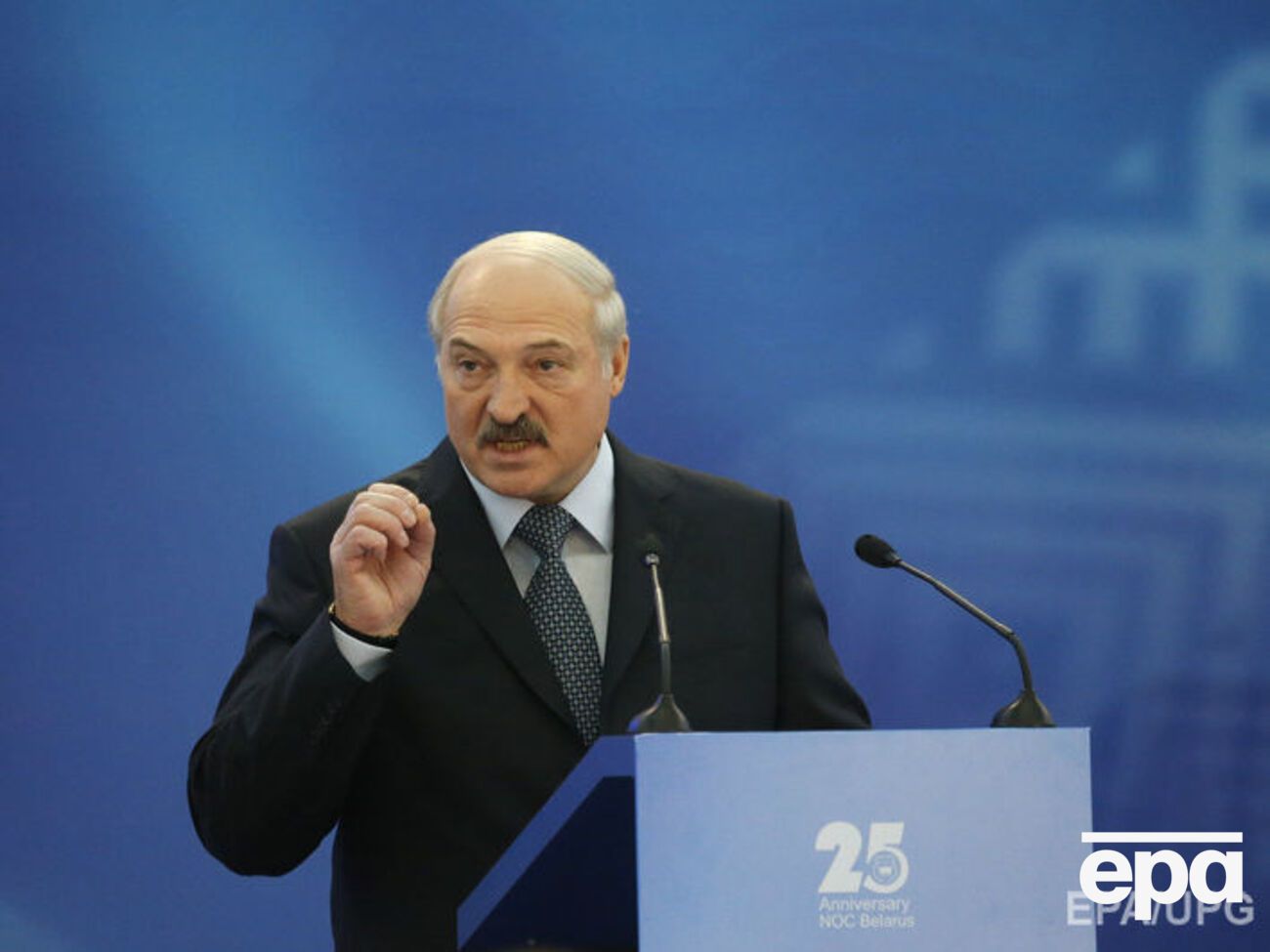 Лукашенко: Ми вже кілька десятків затримали (не тих, що в автобусах, анархістів із масками)