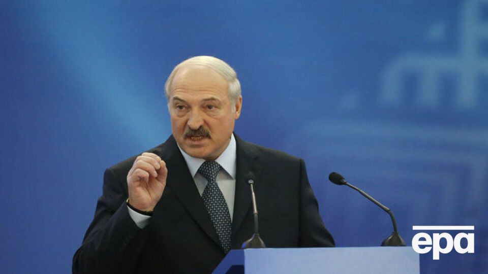 Лукашенко: Ми вже кілька десятків затримали (не тих, що в автобусах, анархістів із масками)
