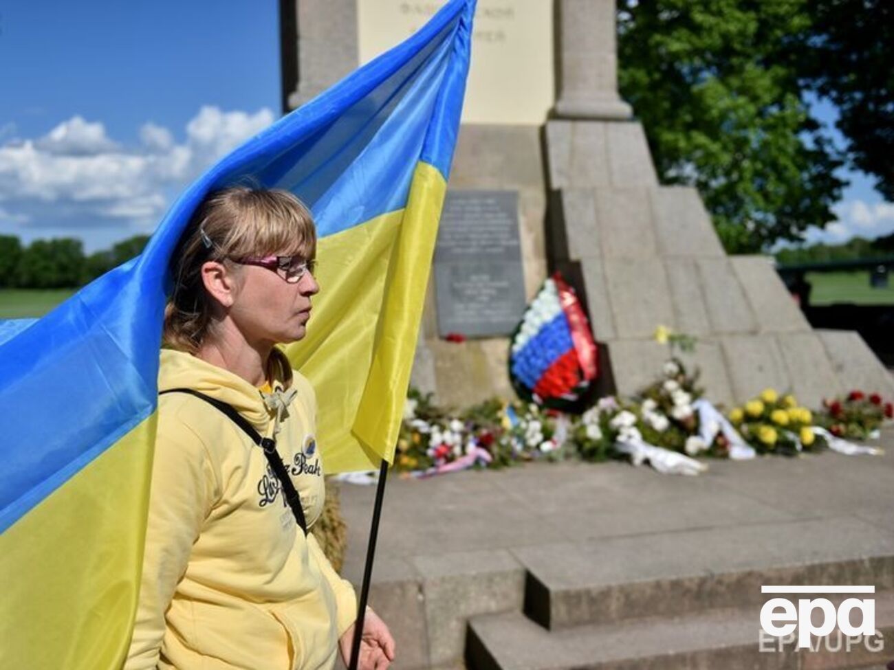 В Москве за флаг Украины побили и оштрафовали