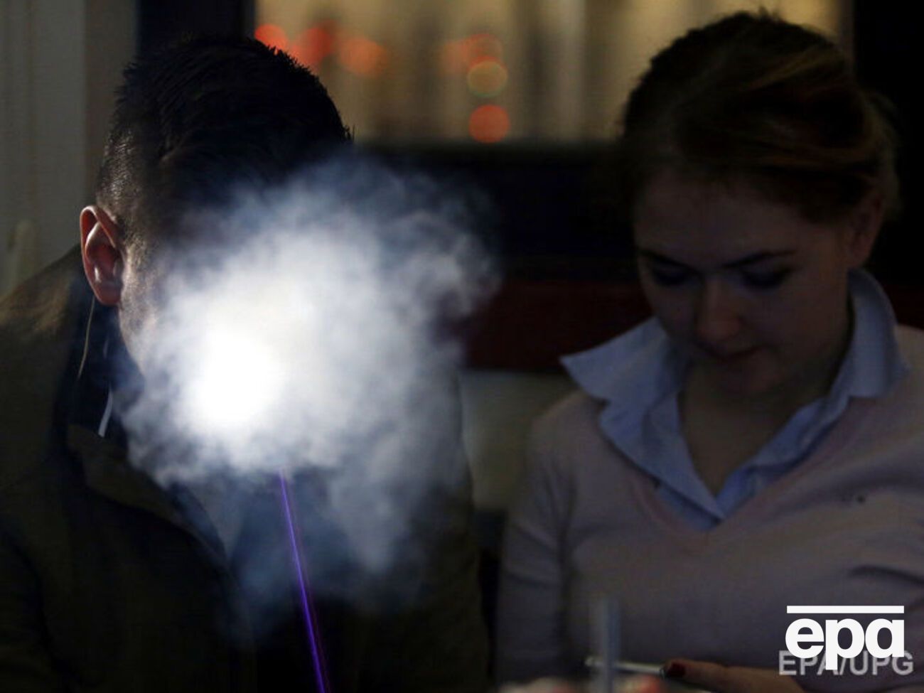 Київські чиновники мотивують ініціативу тим, що ресторани часто "нехтують усіма законодавчими обмеженнями"