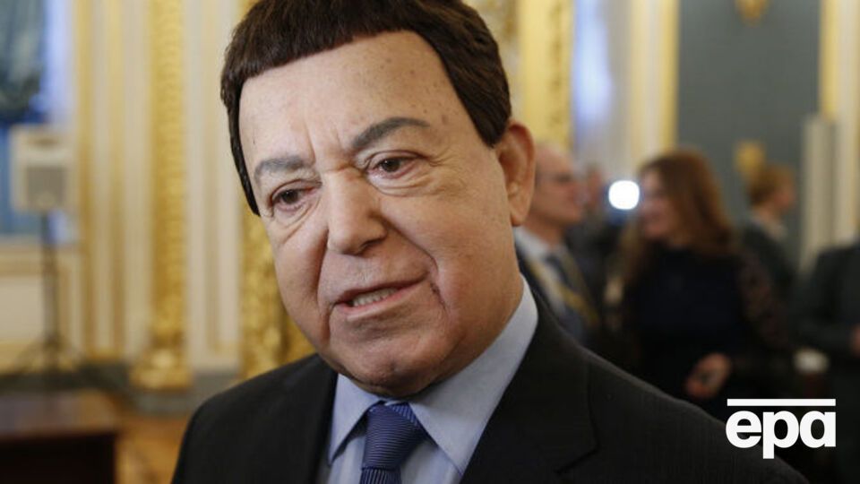 Кобзон: Не варто їхати "з простягнутою рукою до цих американських маріонеток"
