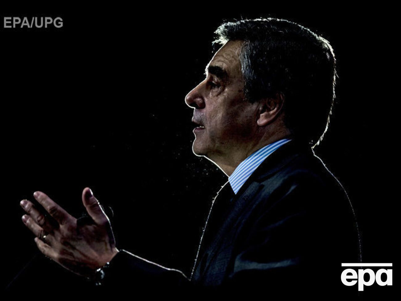 Фийона подозревают в организации&nbsp;встреч с Путиным