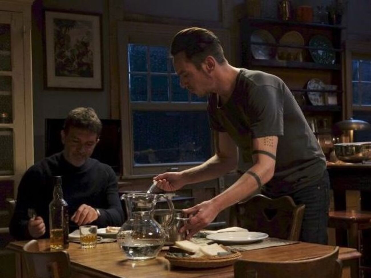 Головний герой зустріне таємничого незнайомця, який підкаже йому сюжет для нової книги