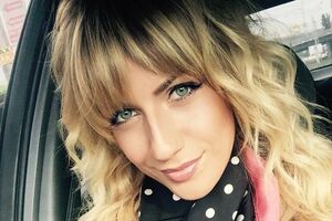 Никитюк: В Камбодже очень сильно обгорели ноги. Не знаю, заметили ли вы, но мы ржали долго. Вот это называется – настоящие чулки от леди Ле, красные