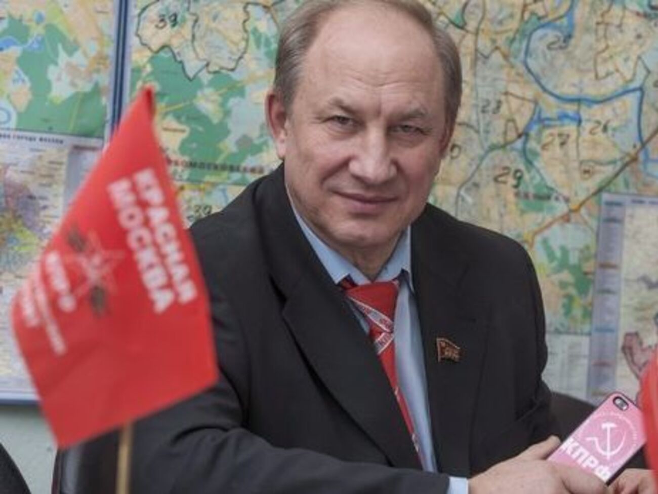 Рашкин просит проверить "империю Медведева"