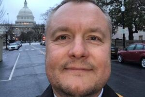 Артеменко стверджує, що процедуру отримання канадського громадянства почав наприкінці 90-х років