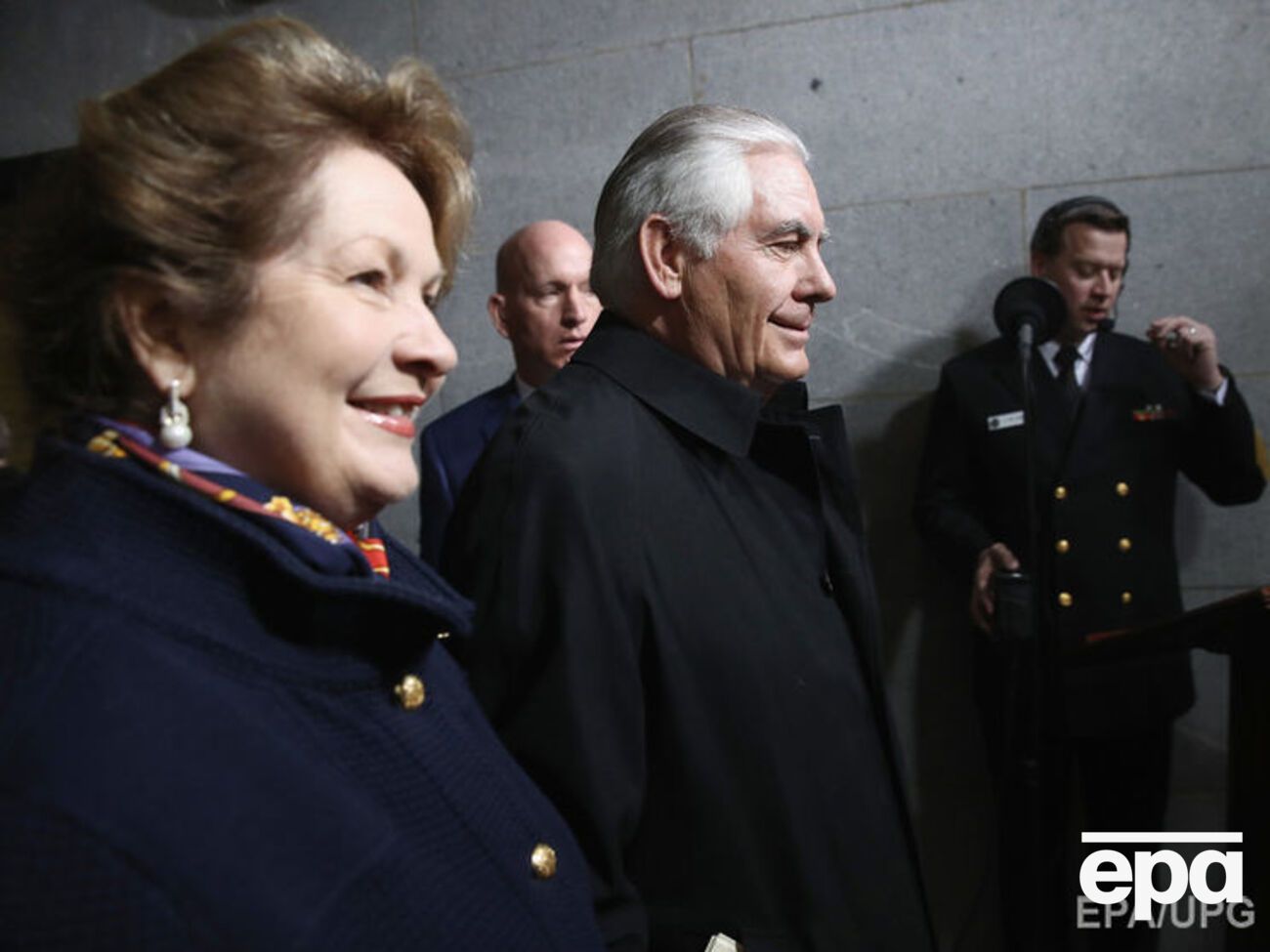 Тиллерсон позволил своей жене Ренде уговорить себя