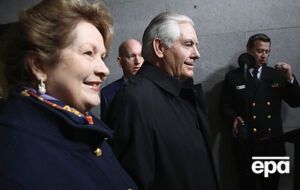 Тиллерсон позволил своей жене Ренде уговорить себя