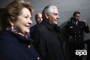 Тіллерсон дозволив своїй дружині Ренді вмовити себе
