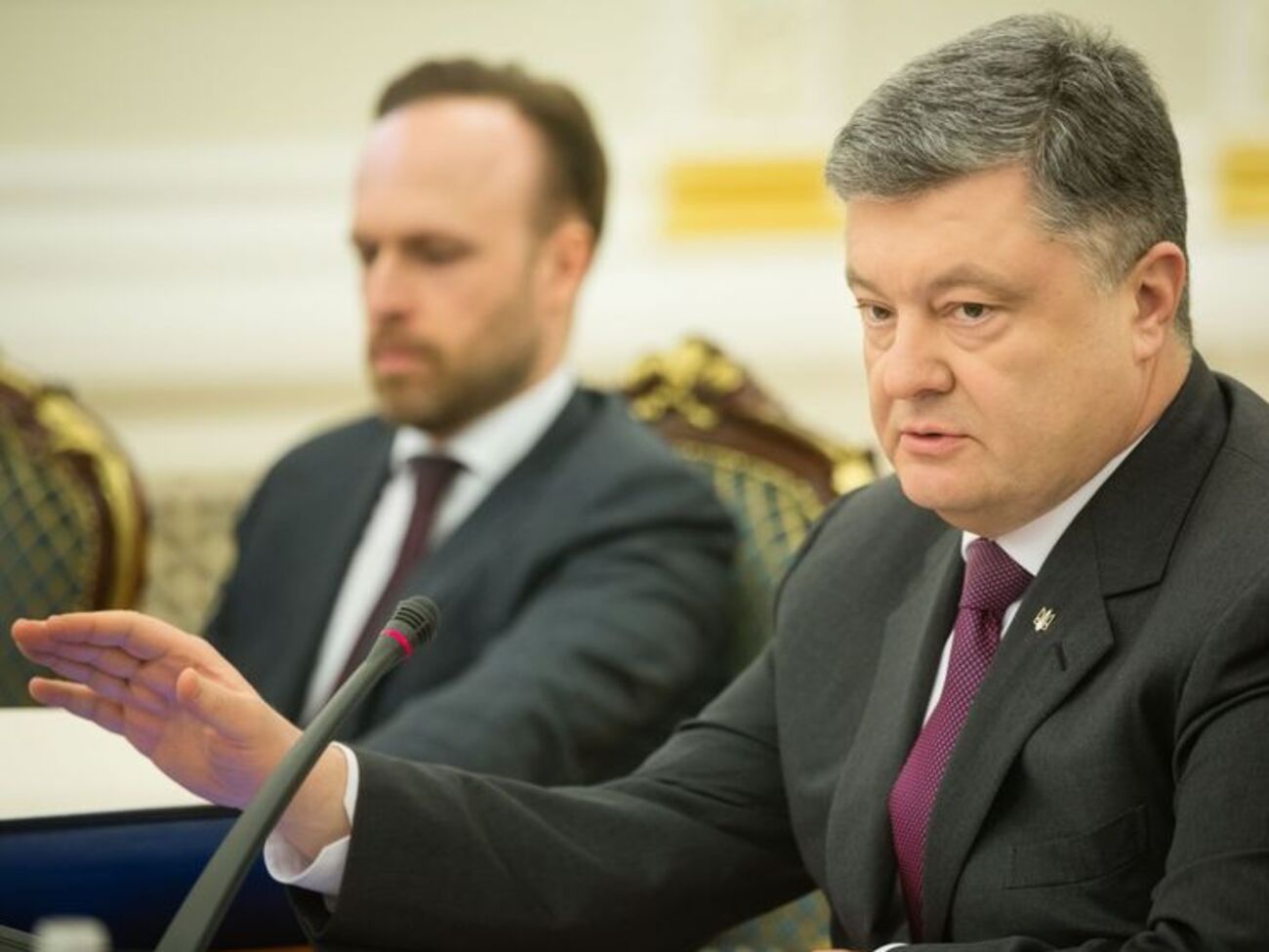 О предоставлении охраны Бенедисюку президент заявил во время заседания Совета по вопросам судебной реформы