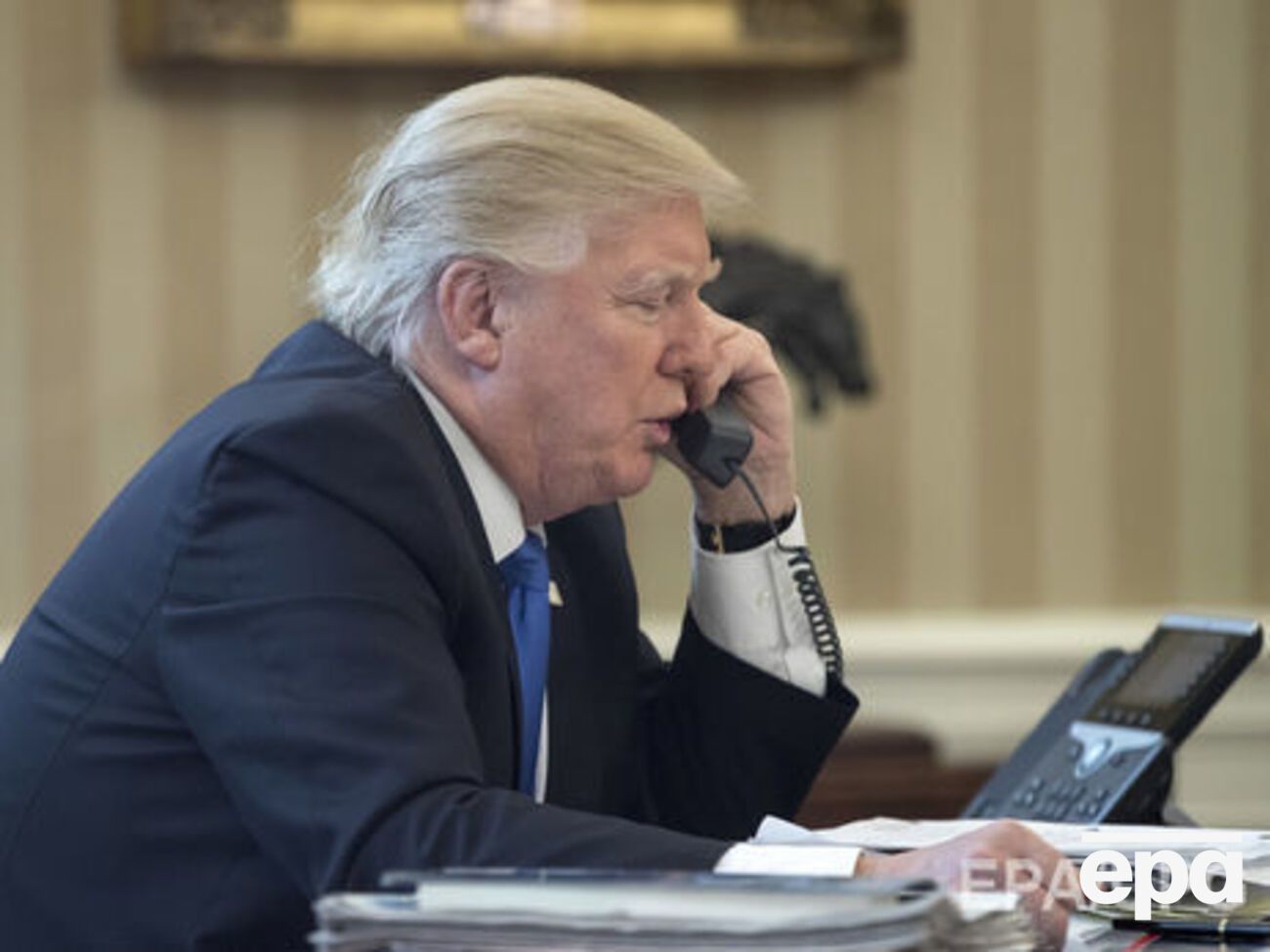 Трамп провел телефонный разговор с премьер-министром Великобритании
