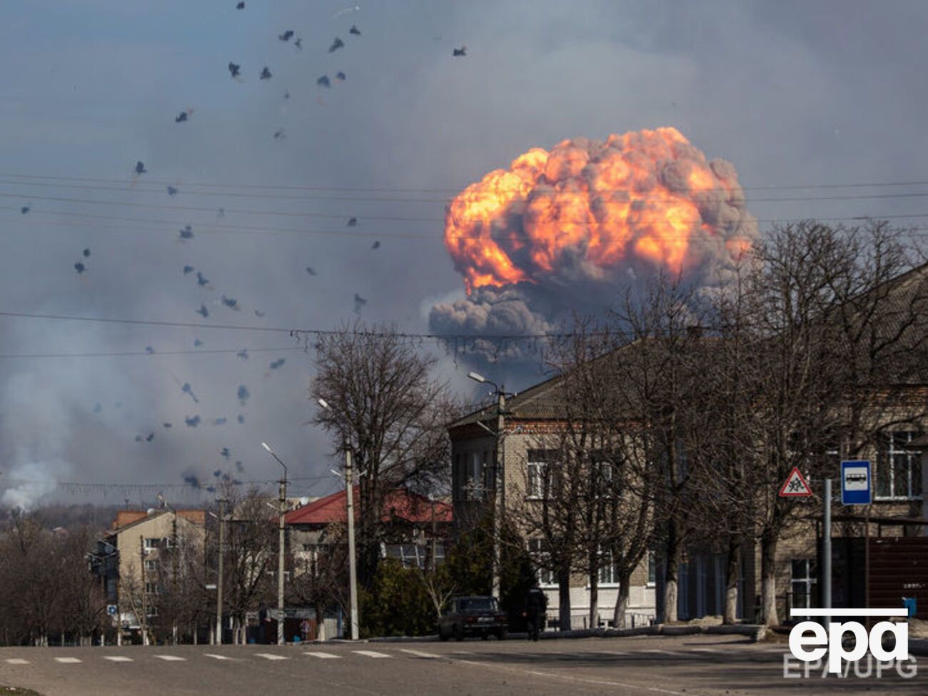 В Балаклее Харьковской области около 3.00 23 марта начались взрывы на складе боеприпасов