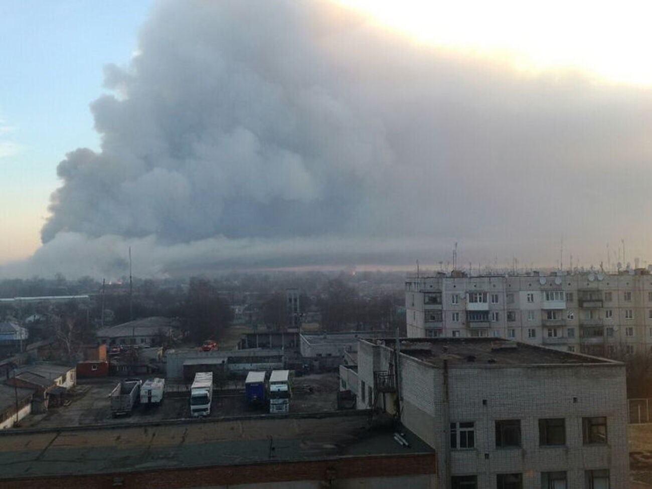 В Балаклее продолжаются взрывы на складах боеприпасов. Фоторепортаж