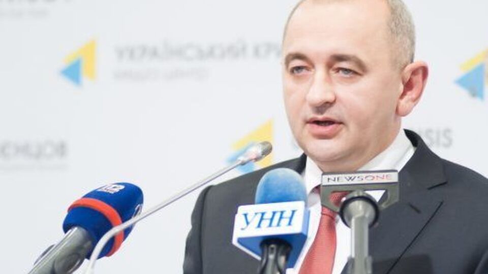 По словам Матиоса, перед взрывами очевидцы слышали гул, похожий на полет беспилотника