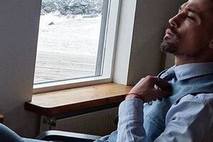 Биланподелился снимком отдыха в Исландии