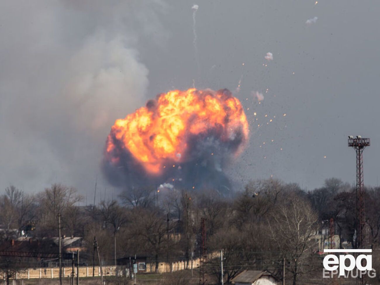 Локализовать пожар пока не удается