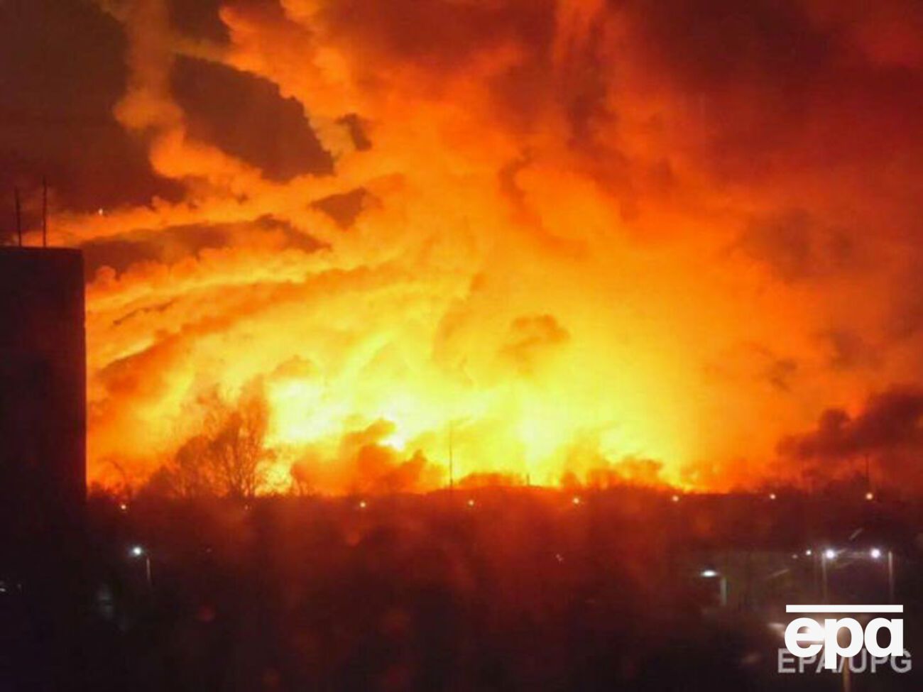 Очевидці зняли на відео НС на військових складах у Балаклії