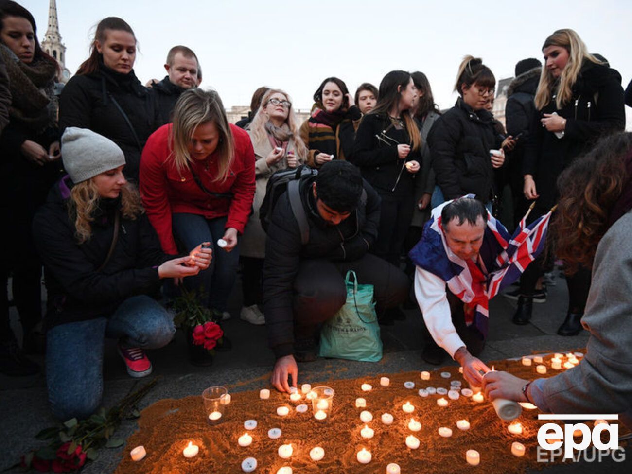 В мире вспоминают жертв теракта в Лондоне