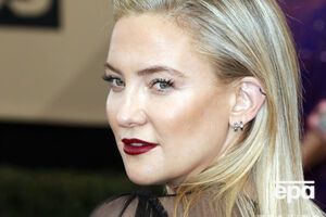 Хадсон снялась для сингапурского Harper's Bazaar