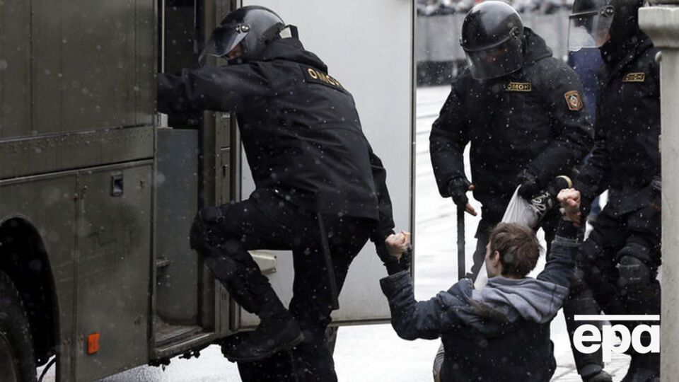 Сьогодні в Білорусі загони міліції особливого призначення масово затримували активістів