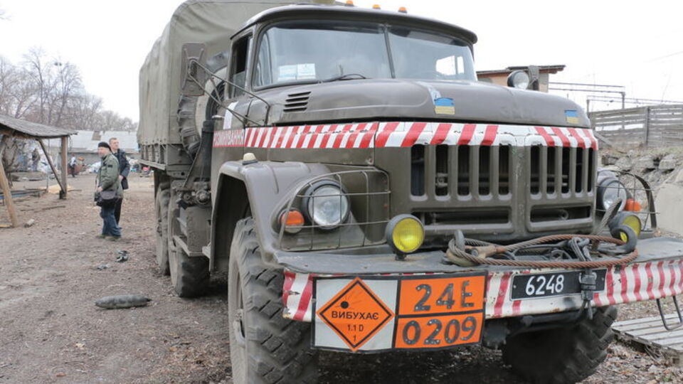 У Балаклії ліквідують наслідки вибухів боєприпасів. Фоторепортаж