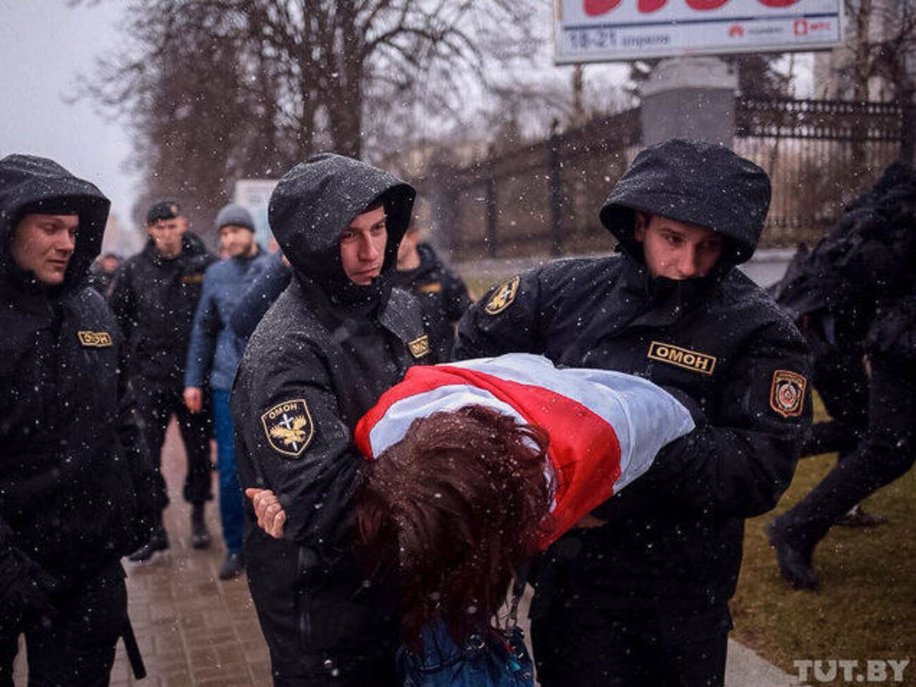 Учора в Мінську затримали кілька сотень людей, зокрема десятки журналістів