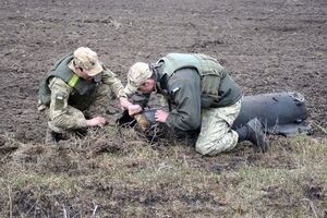 На территории склада в Балаклее продолжаются одиночные взрывы