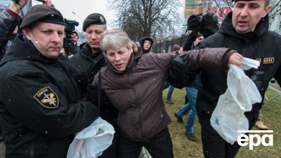 Українські правозахисники засудили масові затримання в Білорусі