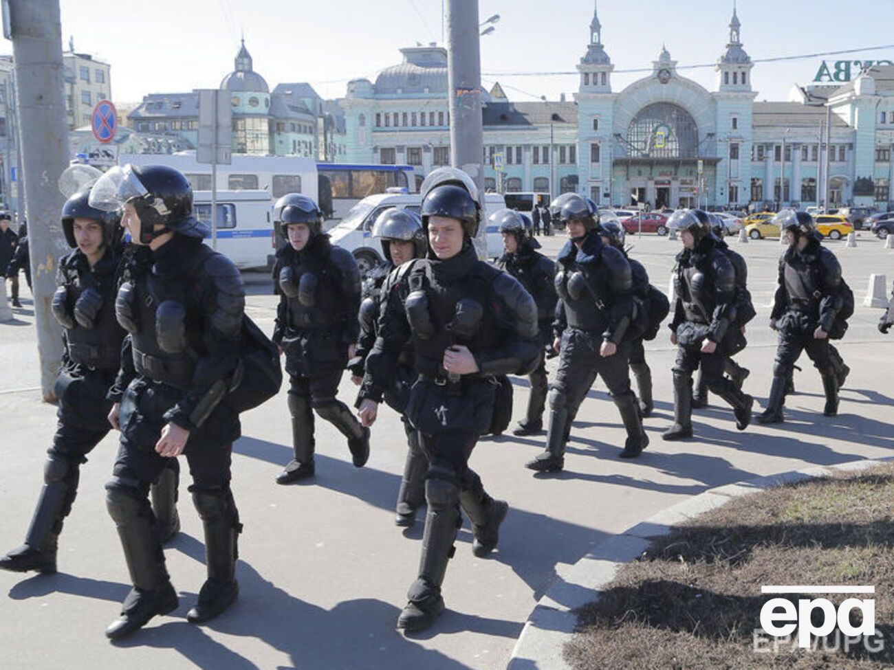 Полиция собирается в центре Москвы перед митингом оппозиции