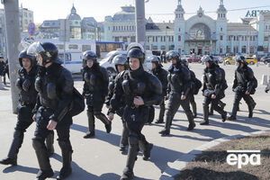 Поліція збирається в центрі Москви перед мітингом опозиції