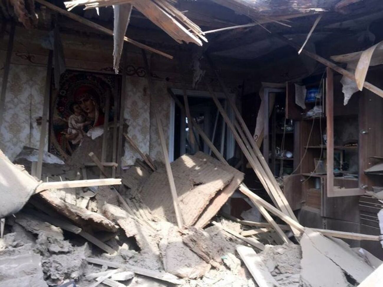 Авдіївку обстріляли з "Градів". Фоторепортаж